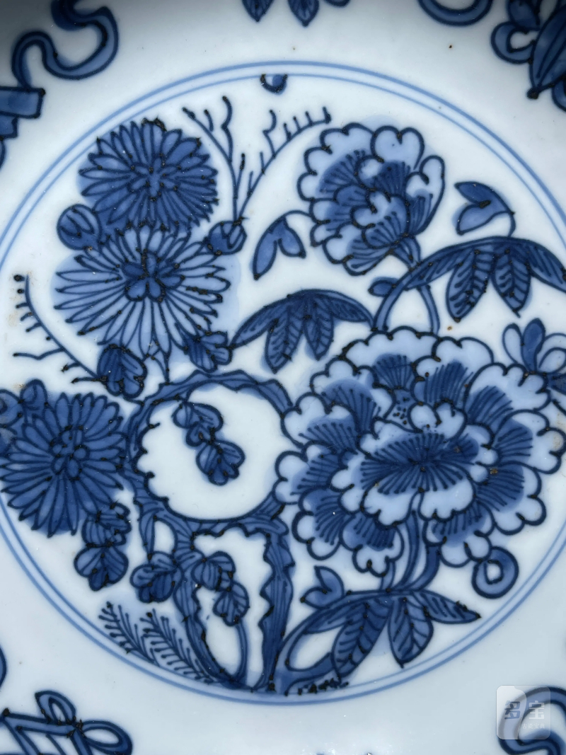 明晚期 青花花卉纹盘一对 - 图3